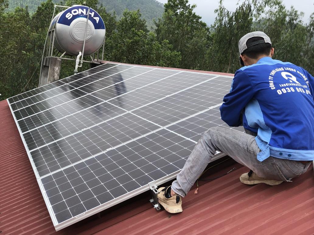 cách lắp pin năng lượng mặt trời