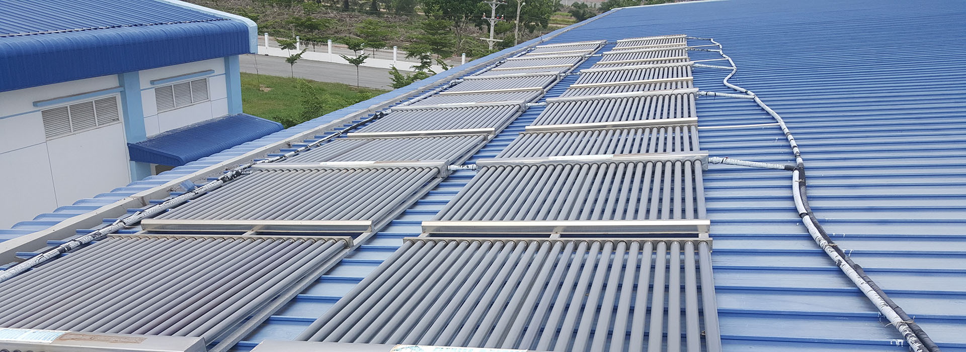 vệ sinh máy năng lượng mặt trời